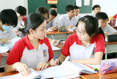 Thầy cô nỗ lực để trò vững bước vào Kỳ thi tốt nghiệp THPT