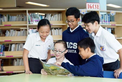 Các nước sử dụng sách giáo khoa như thế nào