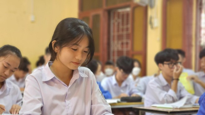 Học sinh lớp 10 xin chuyển tổ hợp môn: Các trường cần Bộ GDĐT sớm có hướng cụ thể