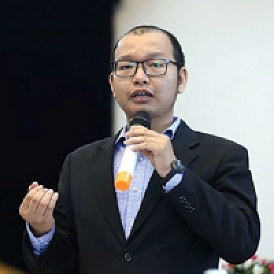 Lê Đình Hiếu từng được tạp chí Forbes Việt Nam bình chọn vào danh sách 30 Under 30 nhờ những đóng góp cho cộng đồng thông qua giáo dục (Ảnh: Tiền Phong).