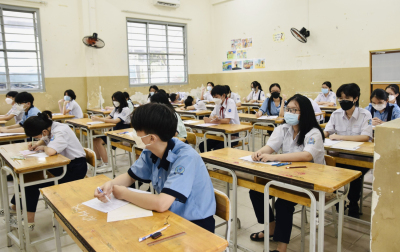 Sửa quy chế thi tốt nghiệp THPT 2023: Không được mang máy ghi âm, ghi hình vào phòng thi