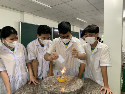 Hoạt động trải nghiệm đối với bộ môn Hóa học 9