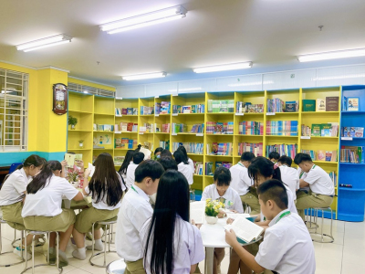 Hoạt động trải nghiệm thông qua tiết đọc sách tại thư viện trường của học sinh khối THCS