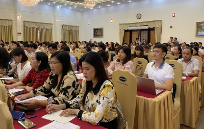 Các giáo viên tham gia buổi tập huấn. Ảnh: Hoàng Vinh.