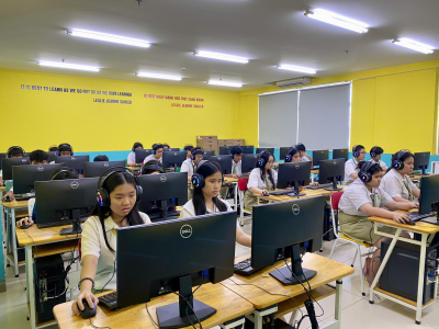 Tổ chức kỳ thi tiếng Anh trên internet (IOE) cho học sinh khối trung học năm học 2023-2024