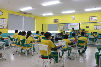 Hoạt động trong giờ học Âm nhạc của học sinh trường Trung- Tiểu học Pétrus Ký