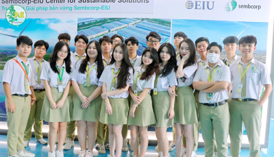 Học sinh khối 12 trường trung-tiểu học Pétrus Ký - trải nghiệm hướng nghiệp tại Đại học Quốc tế Miền Đông