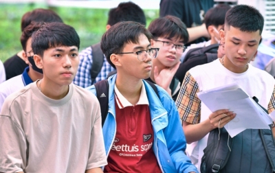 Kỳ thi tốt nghiệp THPT 2025 sẽ 'gọn nhẹ, giảm áp lực'