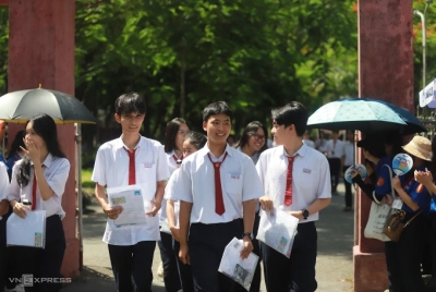 Gợi ý đáp án môn Toán thi tốt nghiệp THPT 2025