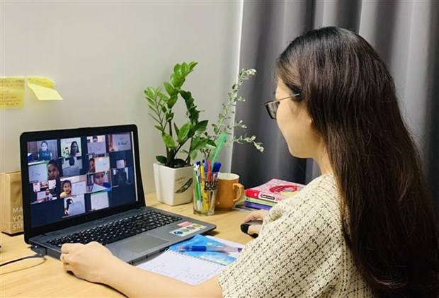 Tập huấn tổ chức dạy học trực tuyến cho giáo viên trung học