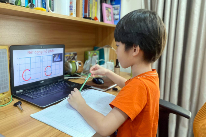 Nhà giáo chia sẻ giải pháp "học online không gây chán"