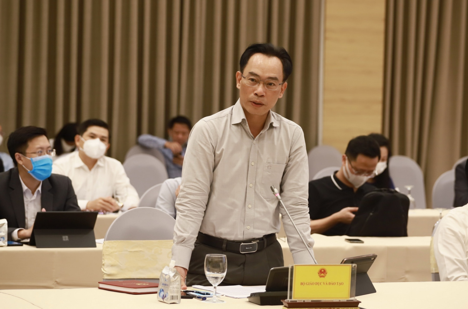 Lãnh đạo Bộ GD&ĐT thông tin về việc học sinh trở lại trường học tập