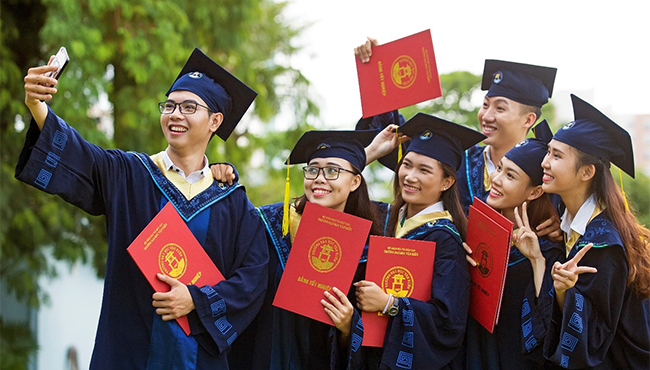 Thông báo triệu tập học sinh khối 12 trước khi thi Tốt nghiệp THPT 2023