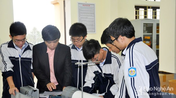 Nội dung thực hành, thí nghiệm: Không chờ “mở cửa trường” mới dạy