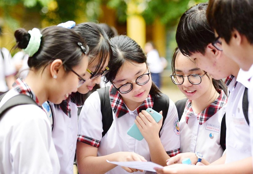 So sánh phổ điểm thi tốt nghiệp THPT 2023 các khối A, B, C, D1, A1