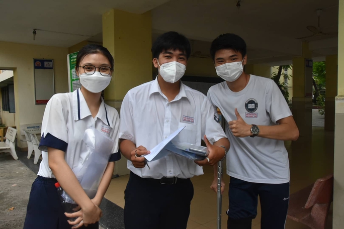 Thí sinh dự thi tốt nghiệp THPT tại điểm trường THPT Trưng Vương (quận 1)