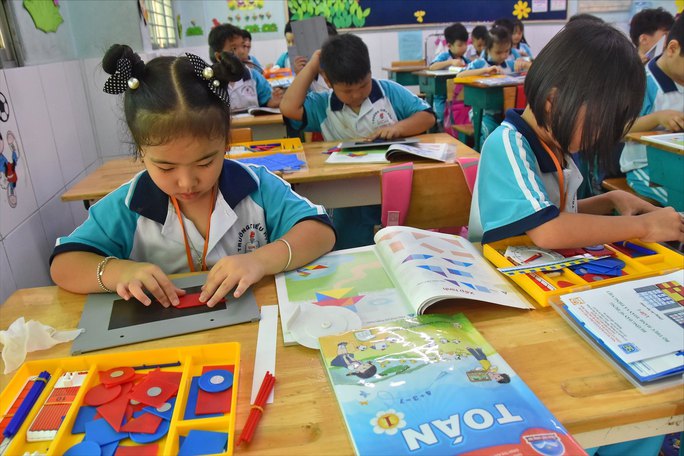 Sách giáo khoa các lớp thuộc chương trình mới hiện rất khan hiếm.