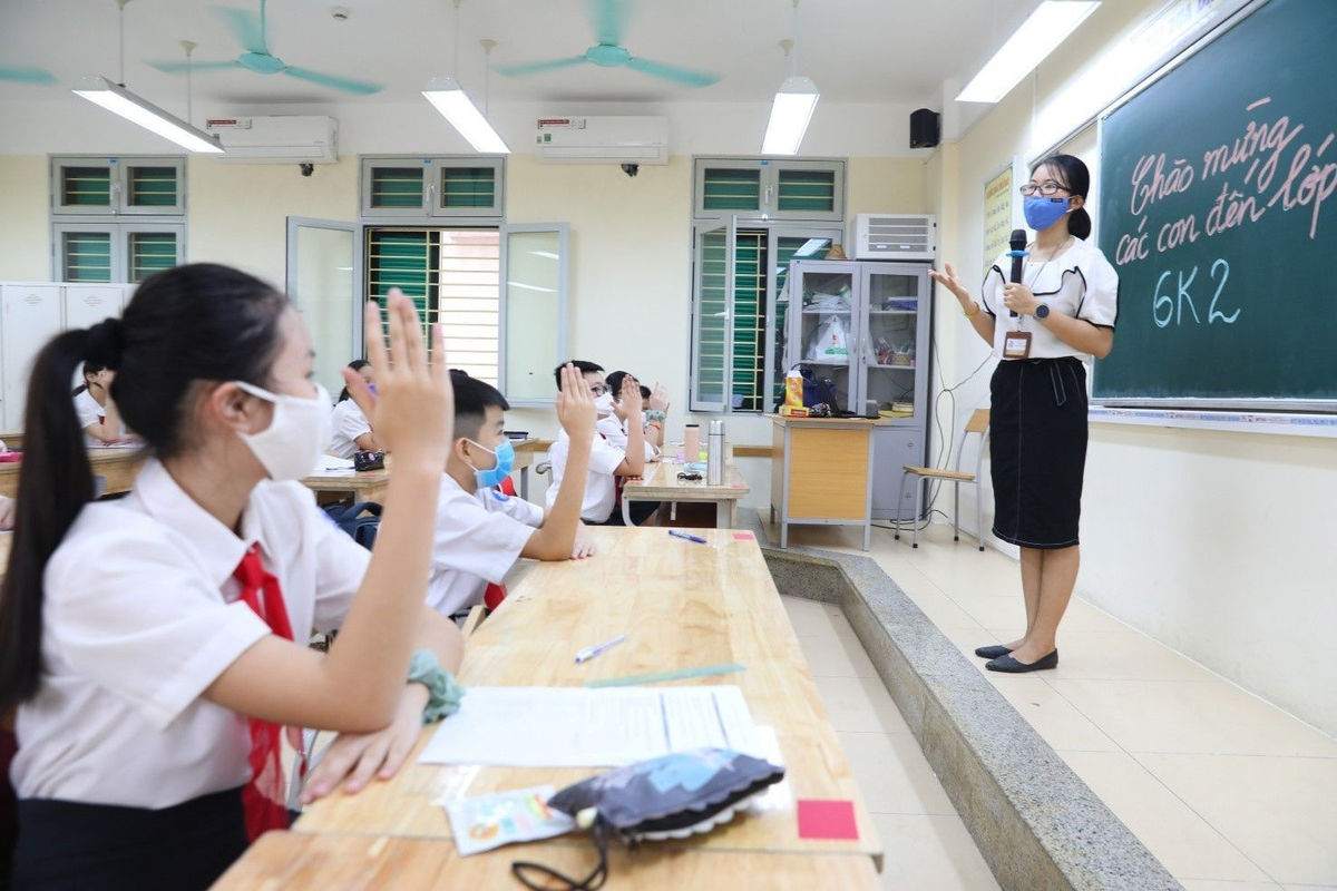 Học sinh tựu trường (Ảnh minh hoạ)