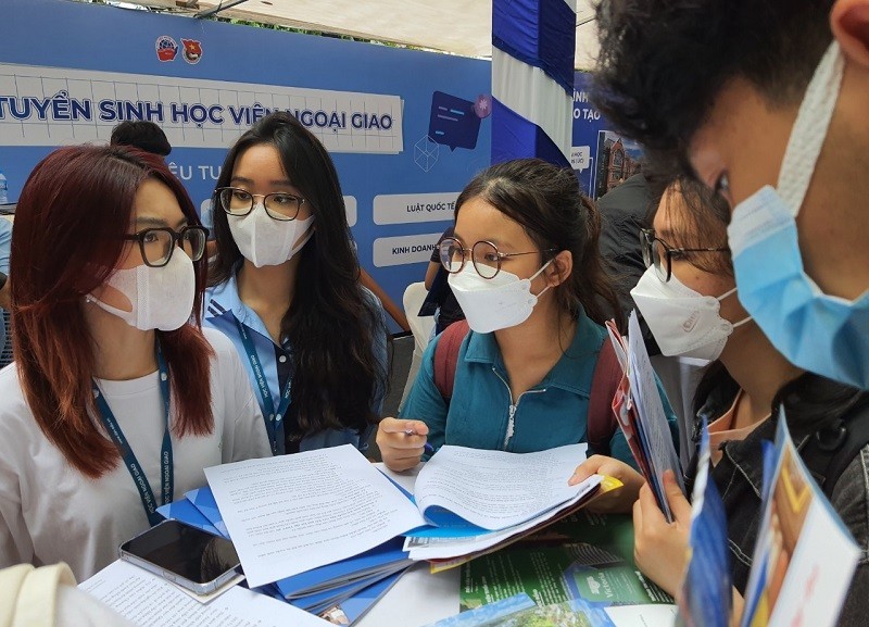 Thí sinh tham dự ngày hội tư vấn tuyển sinh, hướng nghiệp năm 2022. Ảnh minh họa.