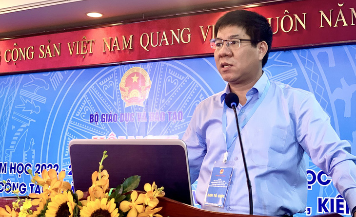 Cục trưởng Cục Quản lý chất lượng (Bộ Giáo dục và Đào tạo) phát biểu tại hội nghị chiều 24-8 - Ảnh: Trần Huỳnh