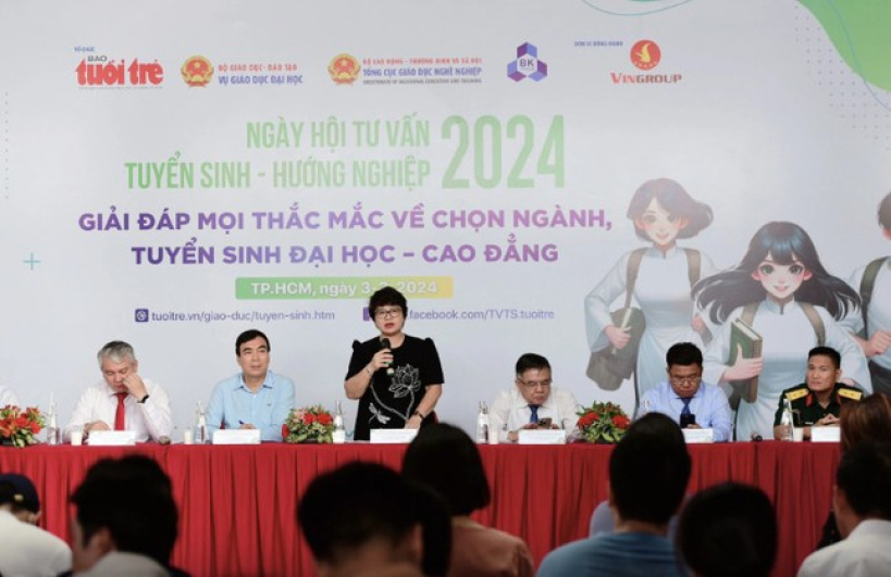 PGS.TS Nguyễn Thu Thủy, Vụ trưởng Vụ Giáo dục Đại học, Bộ GD&ĐT tại ngày hội tư vấn tuyển sinh - hướng nghiệp (ảnh: Duyên Phan)