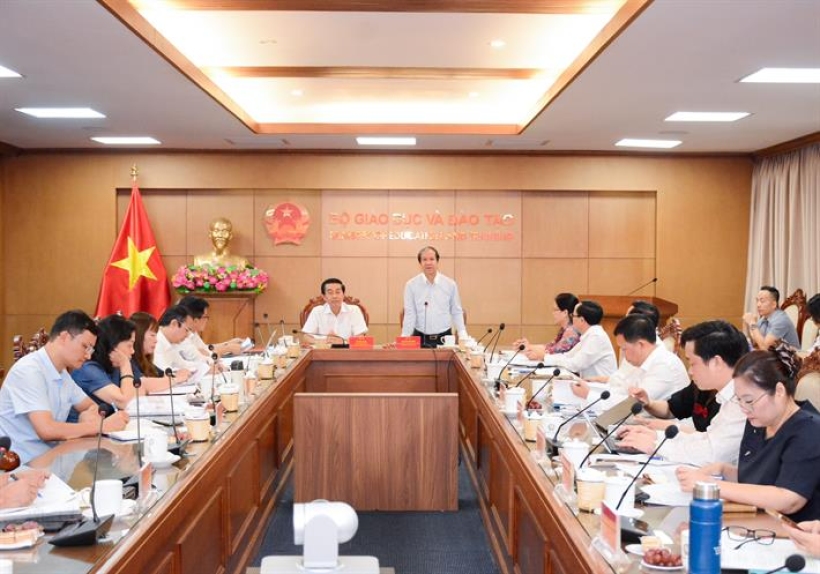 Quang cảnh buổi làm việc