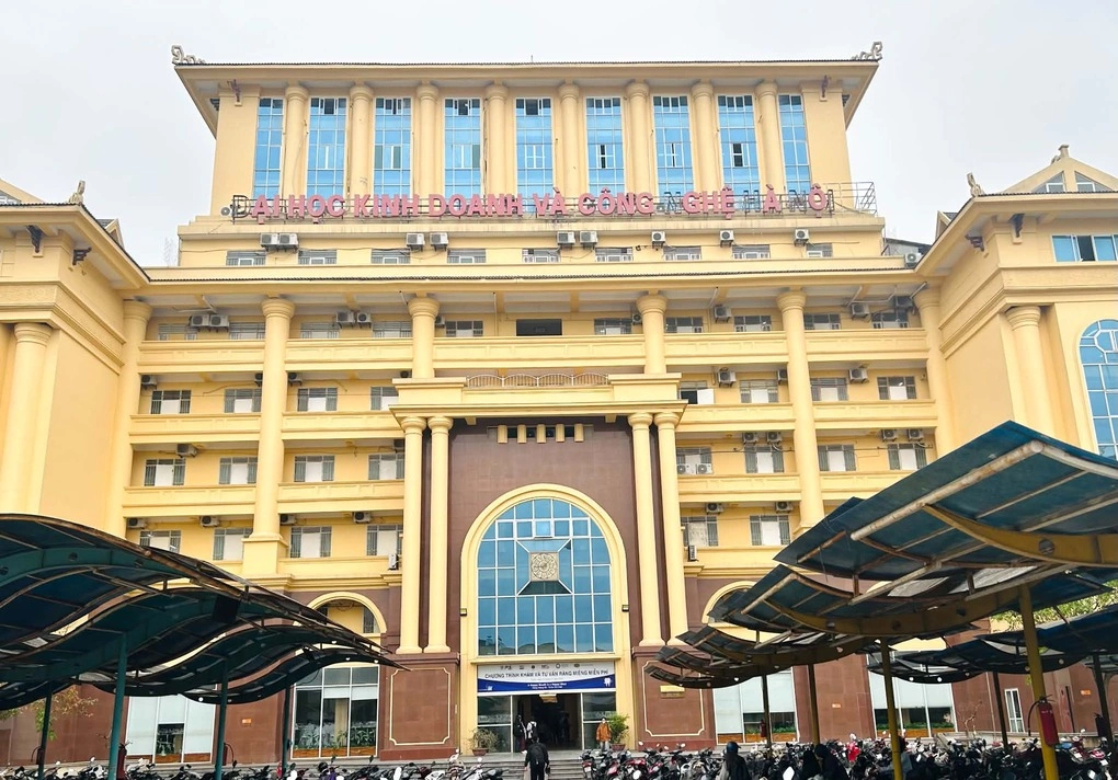 Một góc khuôn viên trường Đại học Kinh doanh và Công nghệ Hà Nội.