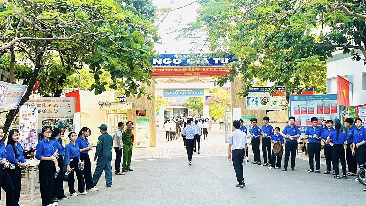 Cảnh cáo hiệu phó vụ thí sinh mang 'phao' vào phòng thi tốt nghiệp