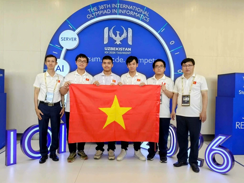 4 học sinh đội tuyển IOI Việt Nam năm 2026.