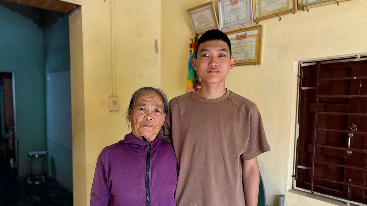 Nam sinh mồ côi trượt trường Sĩ quan vì đổi nguyện vọng phút chót
