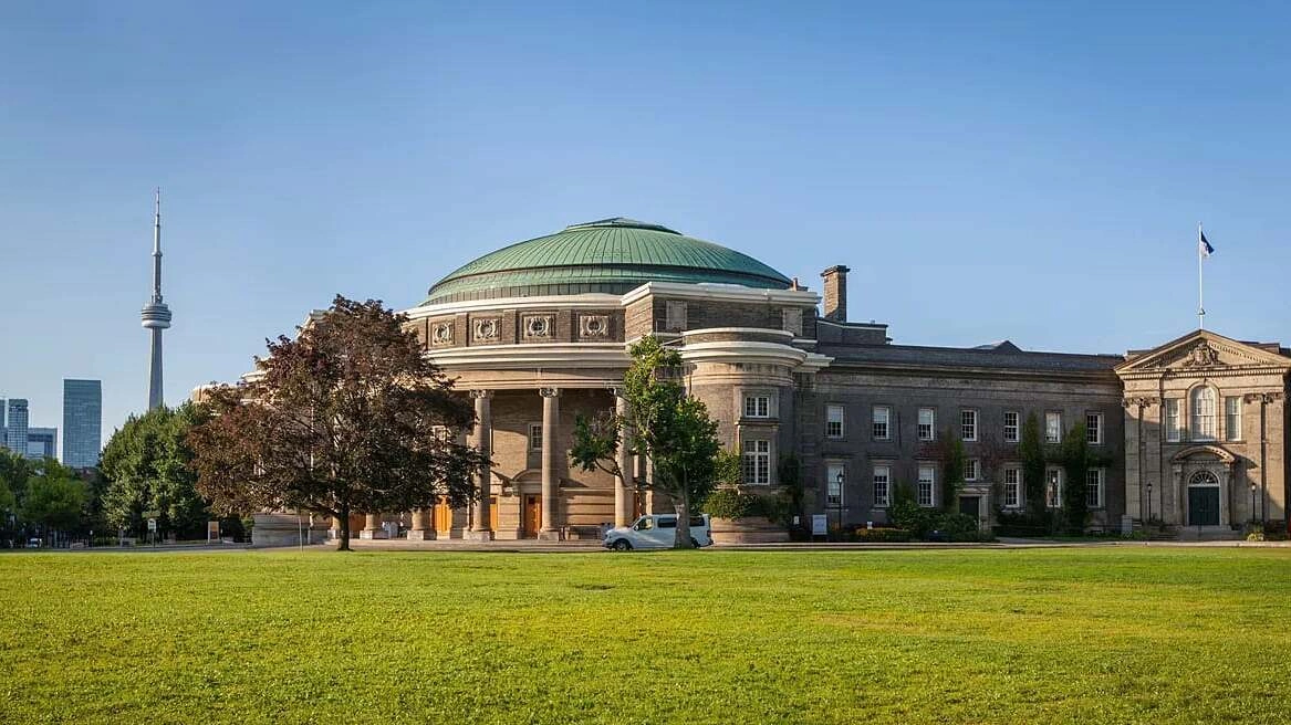 Nhiều giáo sư Harvard, MIT 'dứt áo' sang Canada