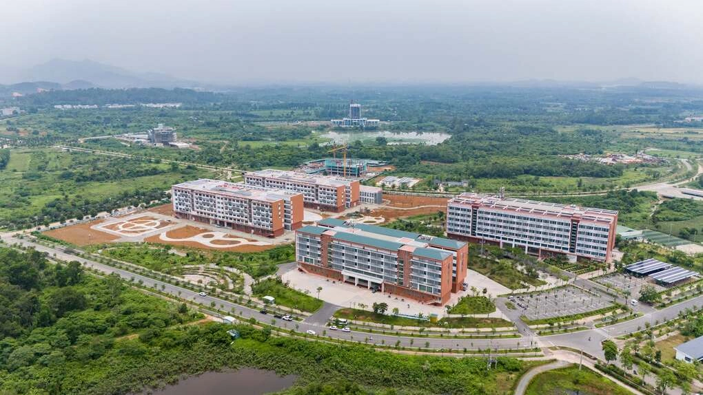 Một góc khuôn viên Đại học Quốc gia Hà Nội tại khu đô thị Hòa Lạc.