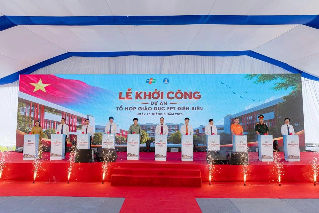 Lãnh đạo tỉnh Điện Biên, Tập đoàn FPT cùng đại diện các bộ ban ngành thực hiện nghi thức khởi công Tổ hợp Giáo dục FPT.