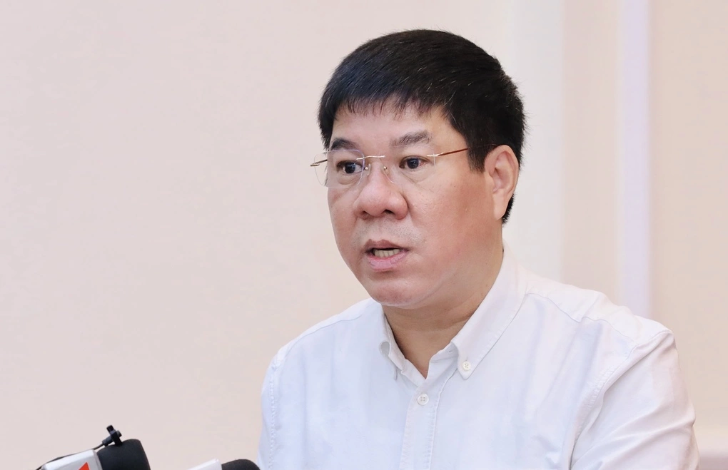 GS Huỳnh Văn Chương trả lời tại họp báo, ngày 5/8.