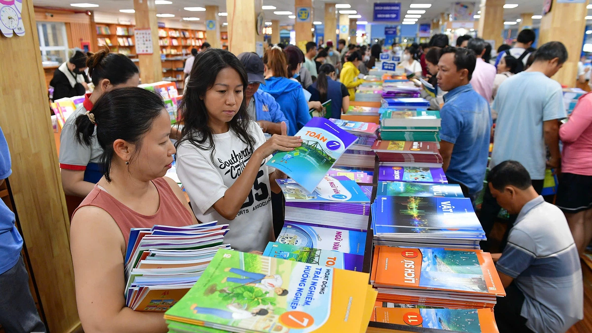 Bộ Giáo dục và Đào tạo: Đủ sách giáo khoa trước 30/8