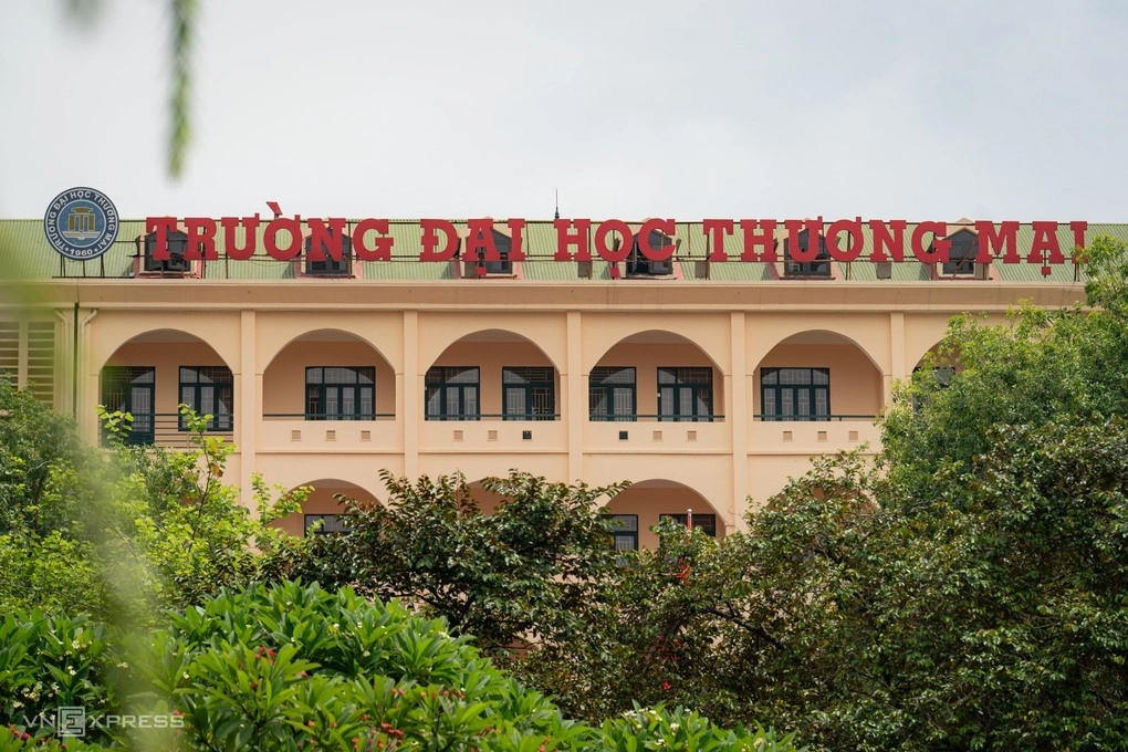 Ba lý do khiến điểm chuẩn Đại học Thương mại giảm mạnh