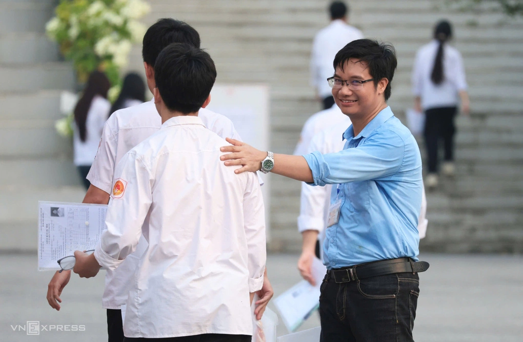 Thí sinh trường chuyên Tuyên Quang dự thi lại tốt nghiệp THPT lần hai, ngày 14/8.