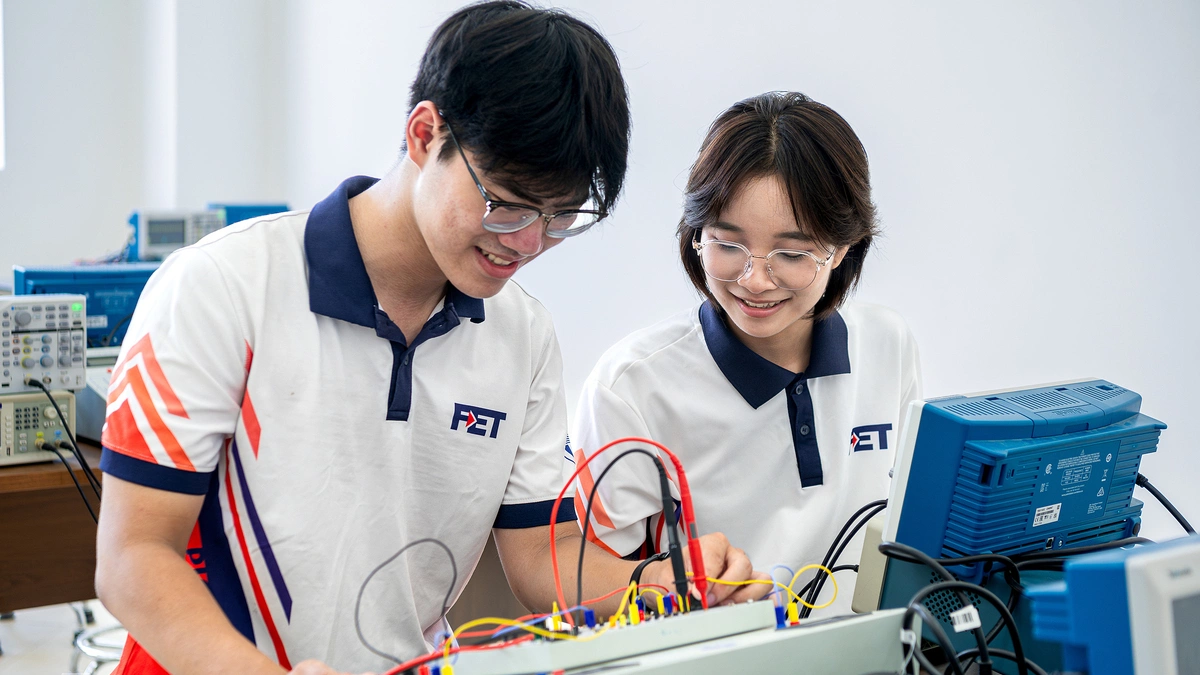 Công bố điểm xét học bổng 3,7-5,5 triệu đồng cho sinh viên kỹ thuật, công nghệ