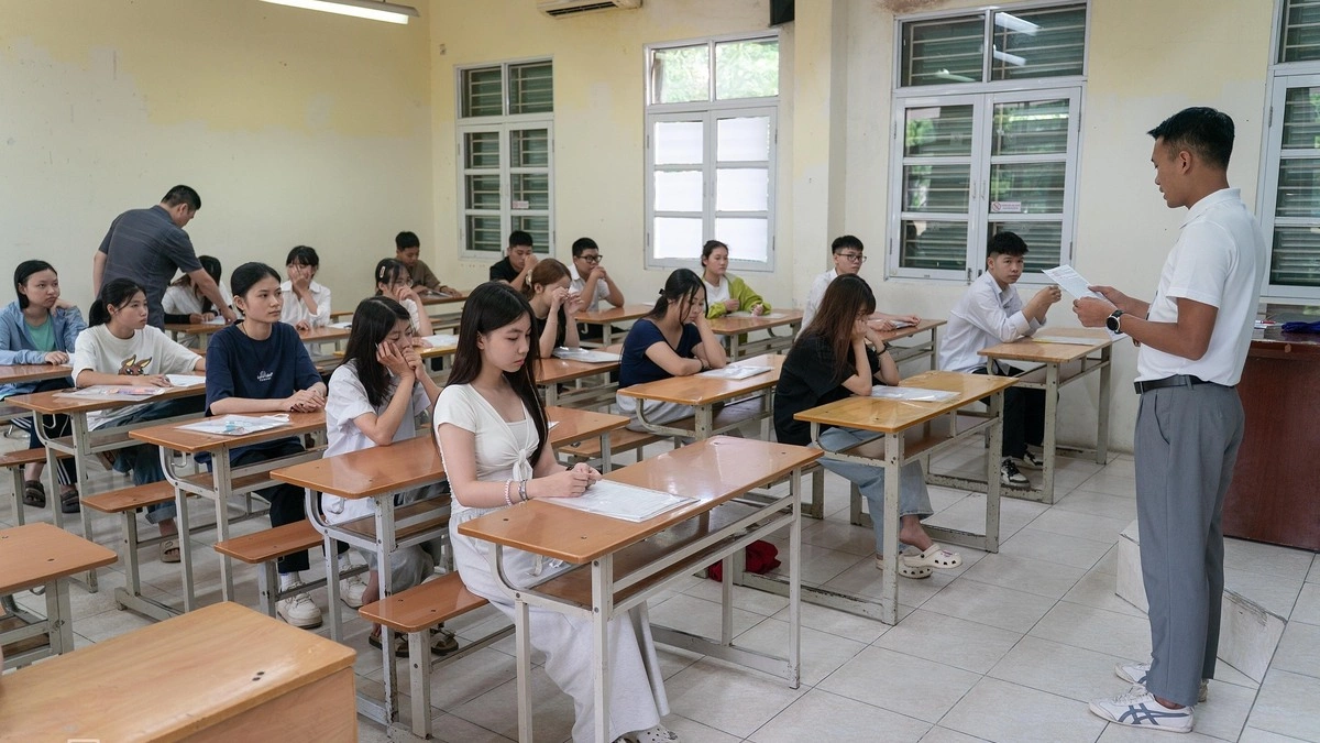 Giữ kỳ thi tốt nghiệp THPT với 'đa mục tiêu'