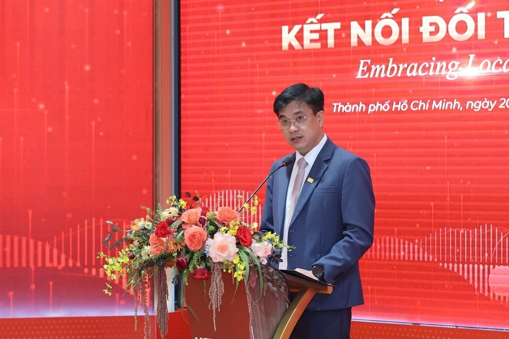 PGS.TS. Bùi Quang Hùng, Bí thư Đảng ủy, Giám đốc UEH chia sẻ về định hướng phát triển hệ sinh thái hợp tác đa phương đồng sáng tạo giá trị vì tác động bền vững.