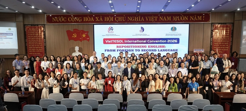 Toàn cảnh Hội nghị quốc tế VietTESOL 2026 với sự tham dự của các học giả, chuyên gia trong nước và quốc tế.