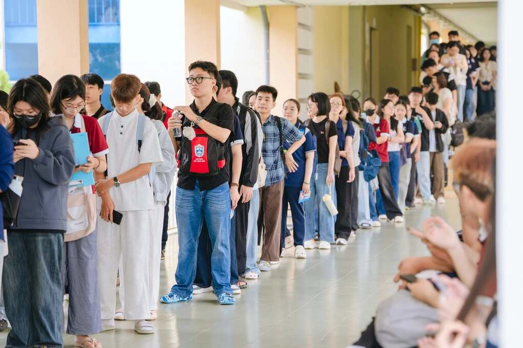 Tân sinh viên trường Đại học Khoa học Tự nhiên, Đại học Quốc gia TP HCM, ngày 24/8.