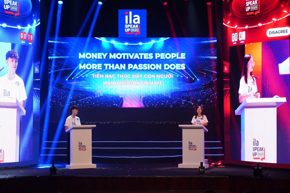 Phần thi debate chung kết 2025.