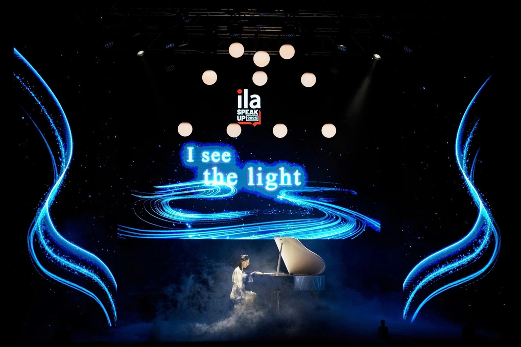 Thể hiện tài năng tại chung kết Speak up 2025.