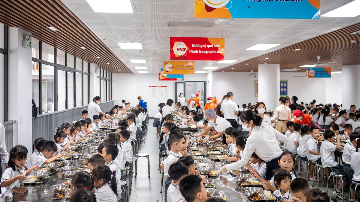 Hà Nội dự kiến tiền ăn bán trú của học sinh cao nhất 50.000 đồng