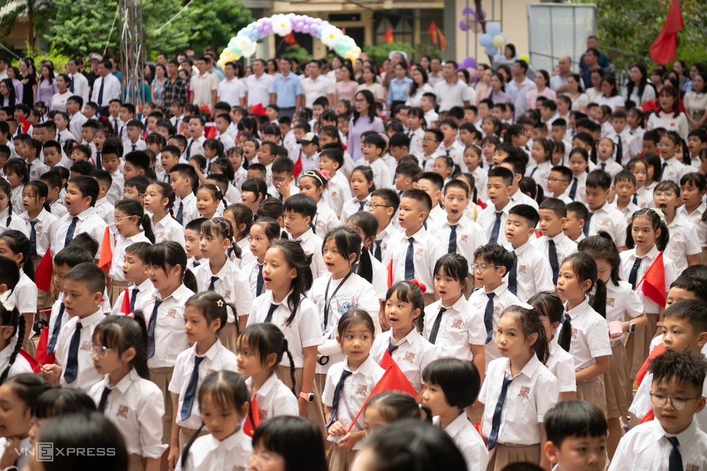 Học sinh trường Tiểu học Nguyễn Viết Xuân, Hà Nội, trong ngày khai giảng, tháng 9/2026.
