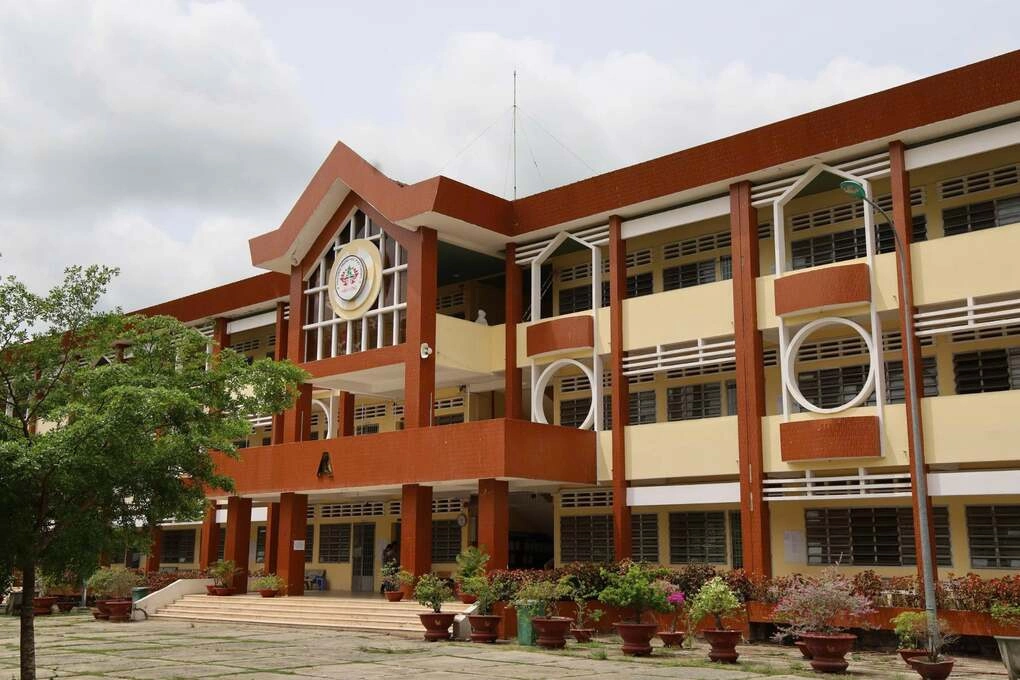 Một góc khuôn viên trường THPT Kiến Tường, tỉnh Tây Ninh.