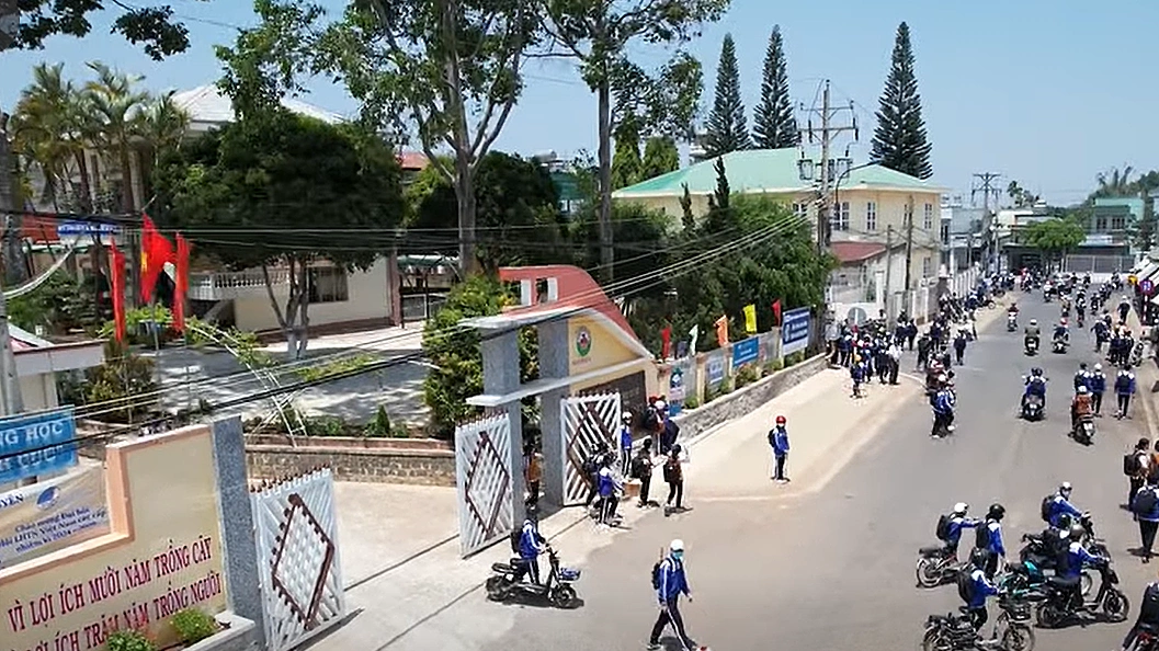 Nam sinh bị bạn đánh được xét thẳng lên lớp 9