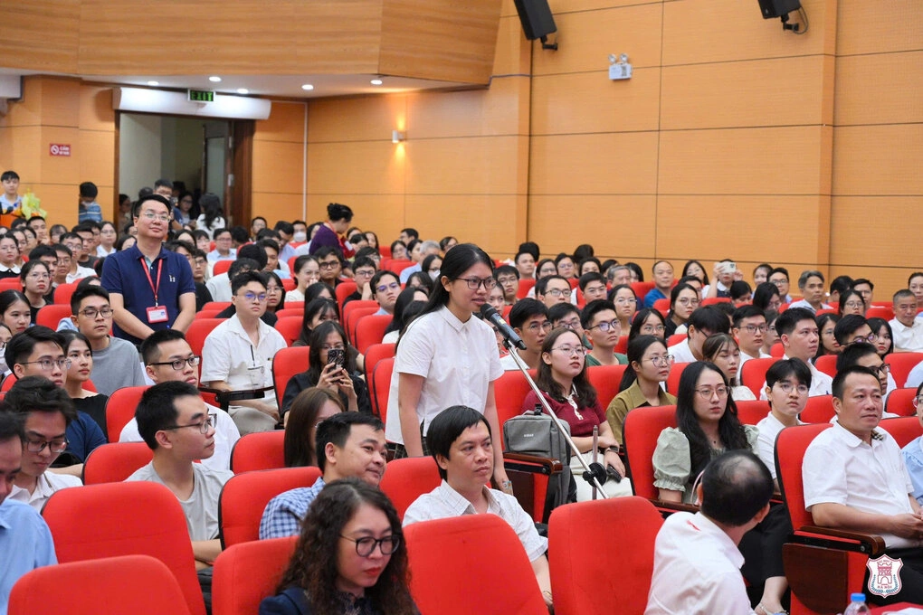 Tân bác sĩ nội trú lựa chọn chuyên ngành trong Match Day 2025.