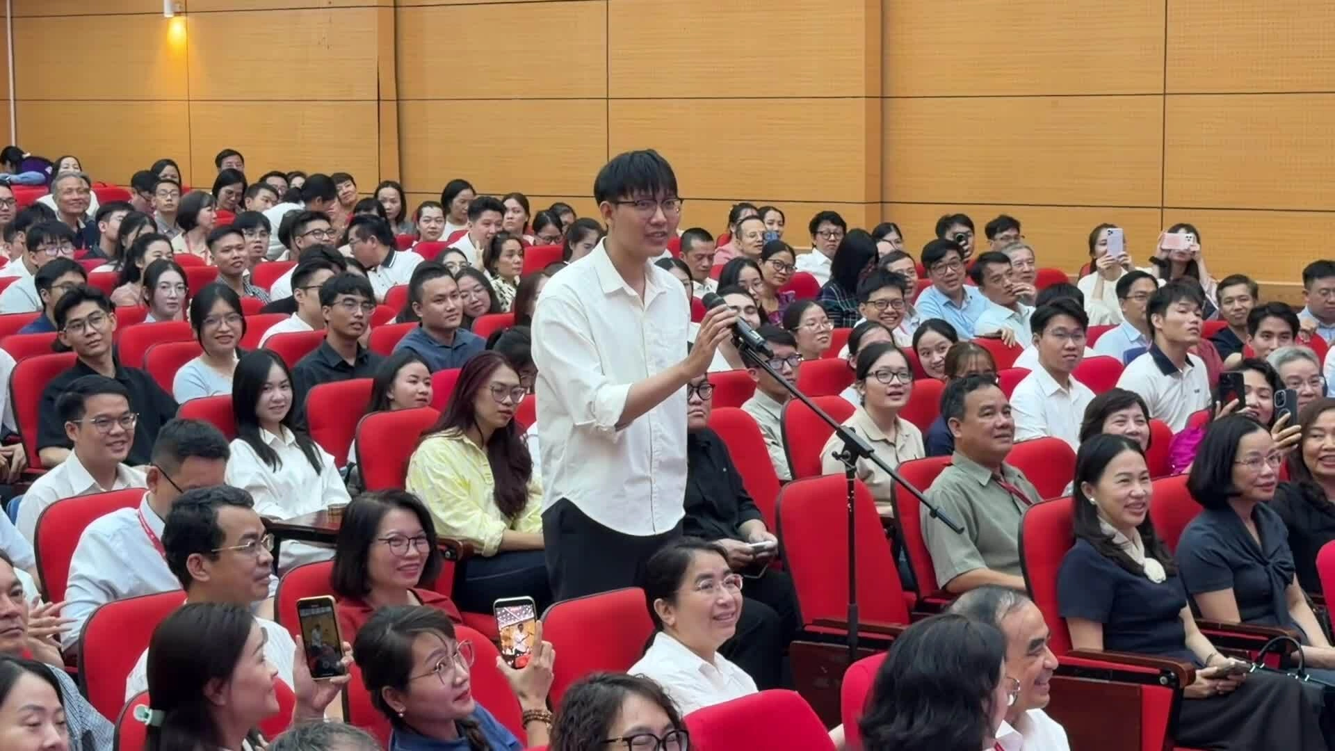 Màn hô tên chọn chuyên ngành của top 20 thí sinh dẫn đầu kỳ thi bác sĩ nội trú năm 2026. Video: Dương Tâm